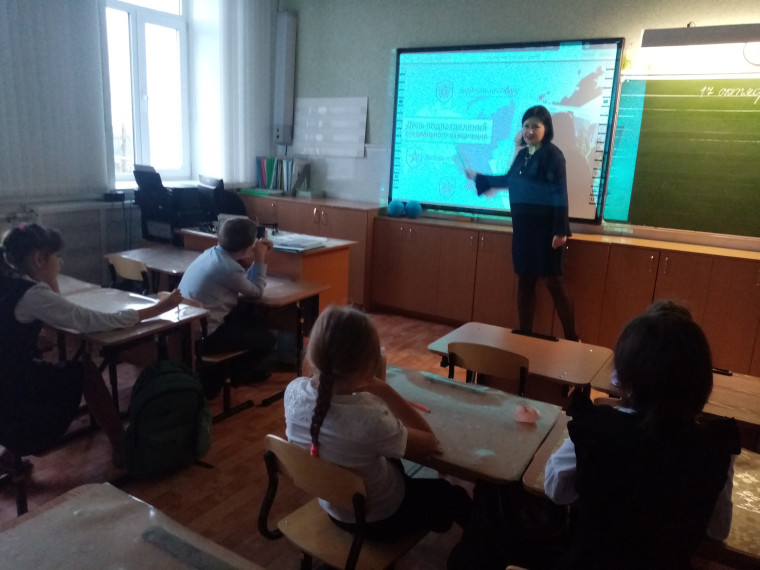 В рамках "Разговоры о важном" прошло внеурочное занятие «День подразделений специального назначения».